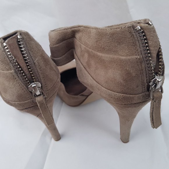 Beige/ Tan Suede- BCBG heels- size 9M - Picture 2 of 4